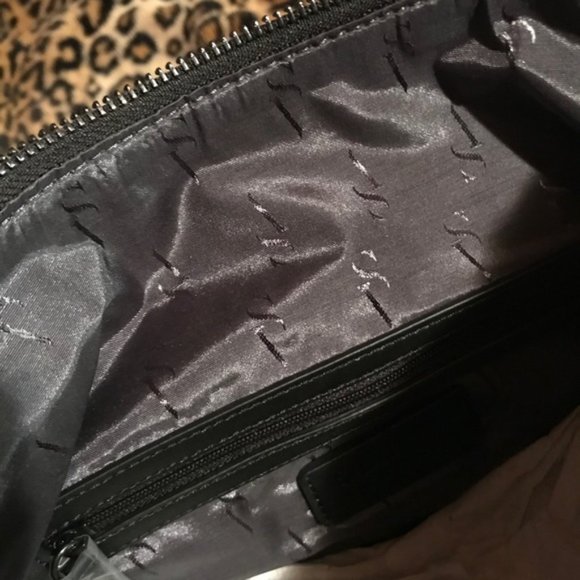 Vera Wang black leather handbag - Picture 3 of 4